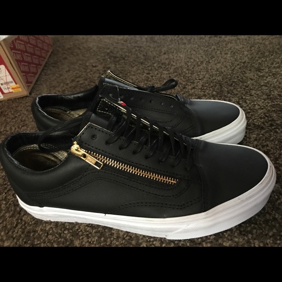 vans churchill trainers